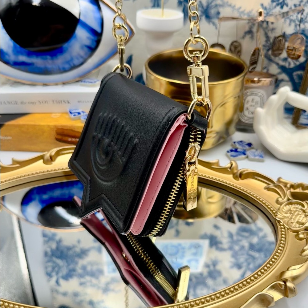 🆕 CHIARA FERRAGNI 🧿 BNIB Eyelike Motif Chain Linked Wallet - Black - WOC - Picture 5 of 16